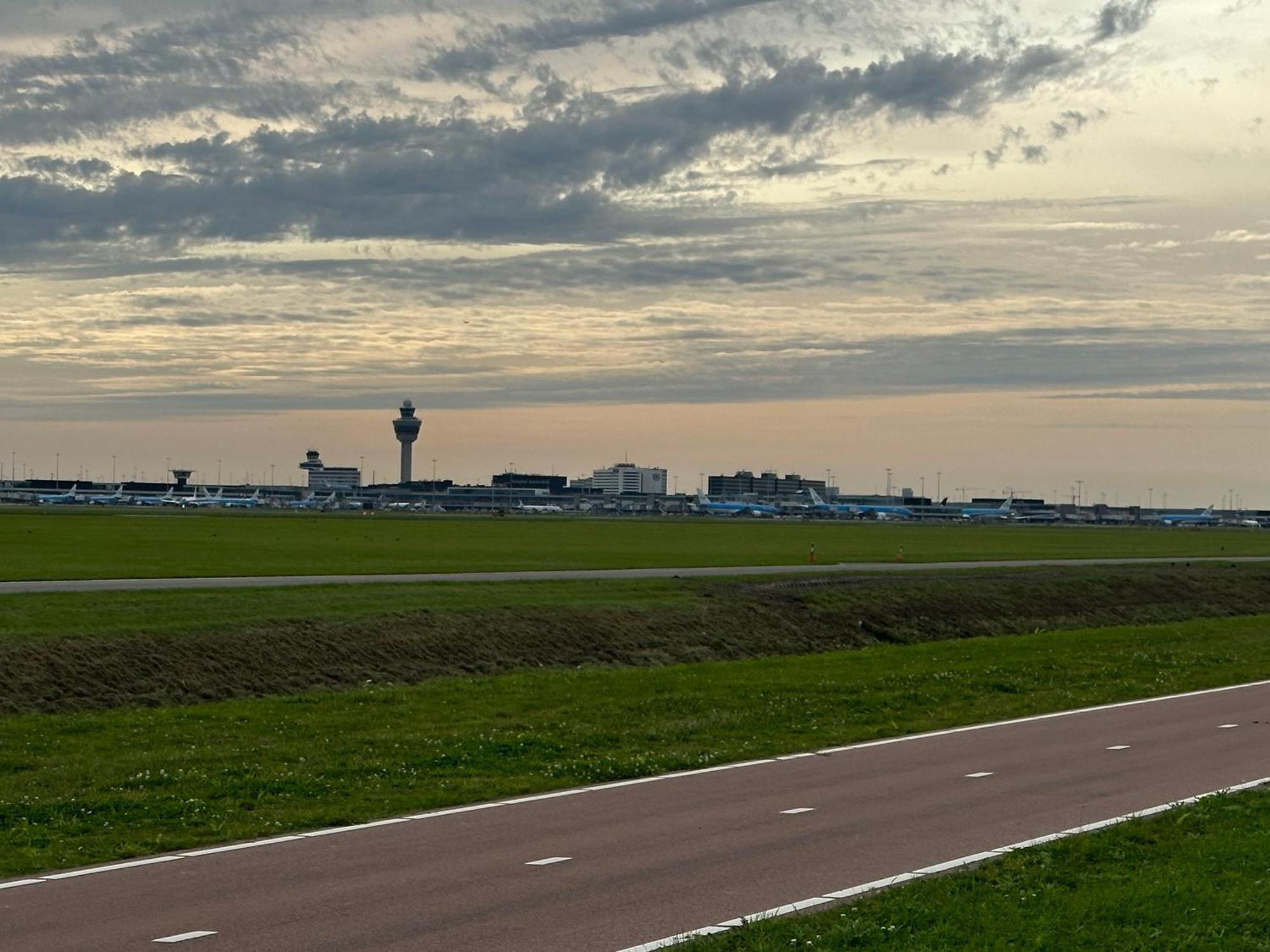 De Leeuw *
